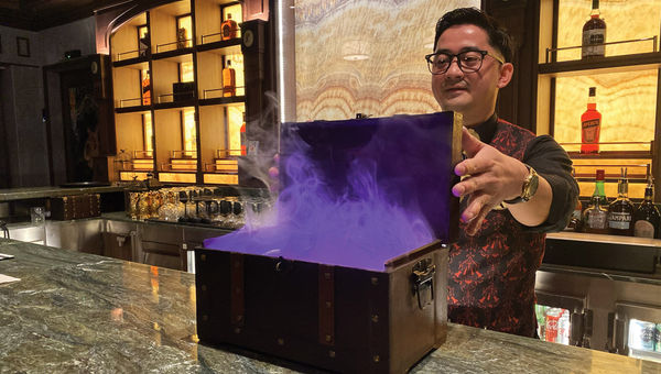 Escape From Houdini's Chest is served in a smoking box. Escape From Houdini's Chest is served in a smoking box.