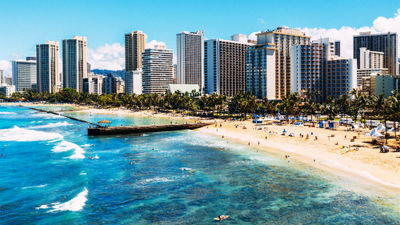 The 10-minute display can be viewed from Waikiki Beach.