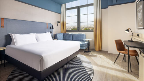 A guestroom at the Hyatt Place Rouen.