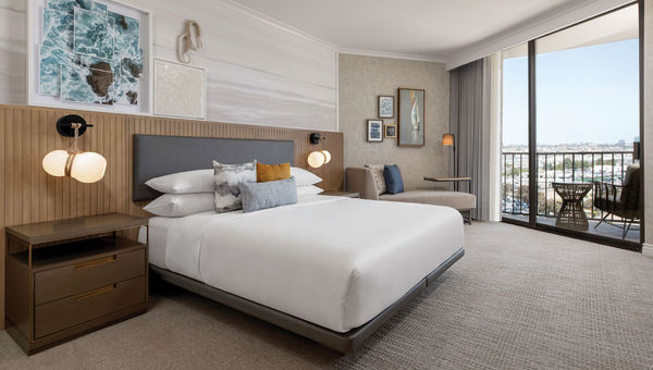 Guestrooms at the Sheraton San Diego are inspired by the marina and the coast, evoking coastal breezes, soft colors and sky. Guestrooms at the Sheraton San Diego are inspired by the marina and the coast, evoking coastal breezes, soft colors and sky.