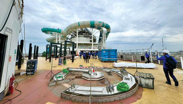 The Aqua Slidecoaster is a hybrid roller coaster and waterslide. The Aqua Slidecoaster is a hybrid roller coaster and waterslide.