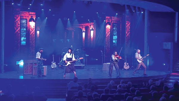 The Celtic band Breton Thunder delighted the audience. The Celtic band Breton Thunder delighted the audience.
