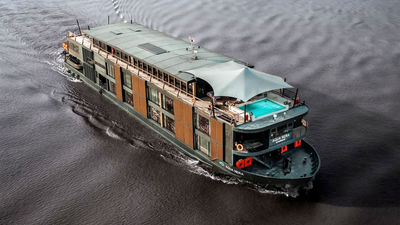 The Aqua Nera sails the Peruvian Amazon.