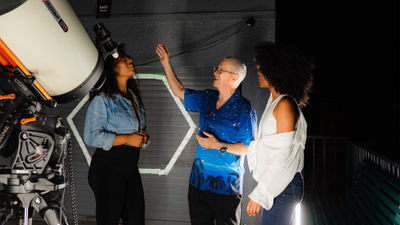 Edward Mahoney, the director of astronomy at the Hyatt Regency Maui Resort and Spa, talks to guests about what they are seeing in the sky.