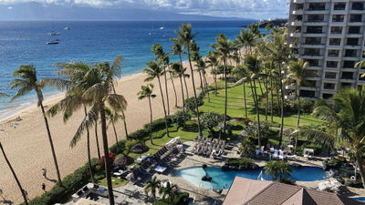 The Kaanapali Alii has two freshwater swimming pools: a serenity pool with a waterfall and two hot tubs and a keiki's (children's) pool.