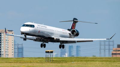 Air Canada's Bombardier CRJ900 jets now have free WiFi.
