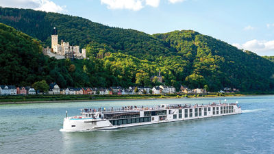 The Riverside Debussy sailing the Rhine.