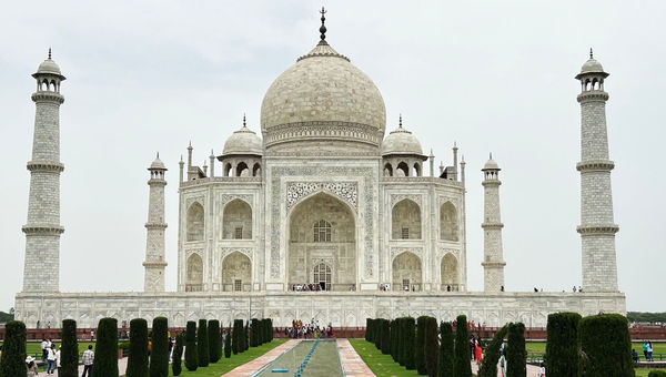 Tajahal of Agra, India. A fellow reporter said he should visit the monument. He will be a long day, but I will cherish it.