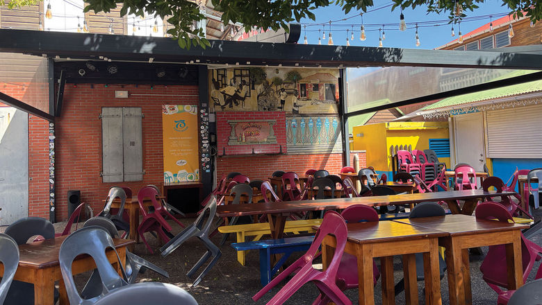 Le Select Bar is one of the oldest bars on St. Barts, founded in 1949.