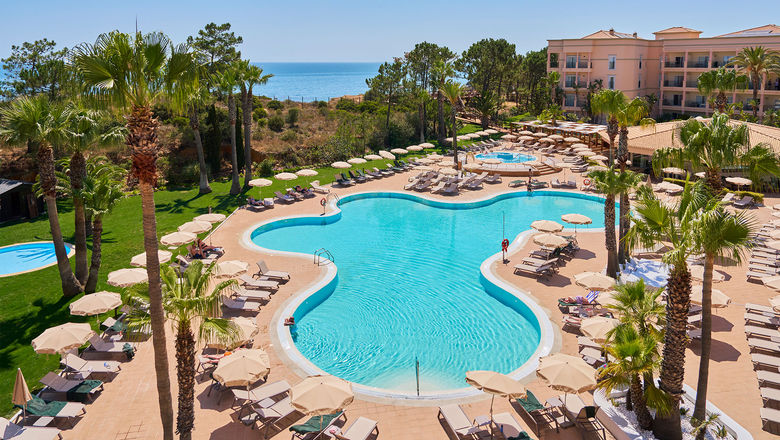 PortoBay Blue Ocean offers four swimming pools as well as beach access.