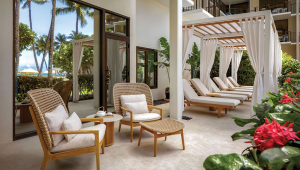 After treatment, spa suite guests enjoy complimentary tea service on SpaHalekulani's lanai. After treatment, spa suite guests enjoy complimentary tea service on SpaHalekulani's lanai.