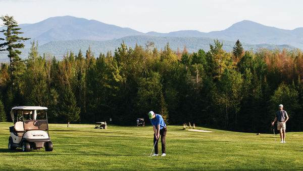 El Mountain View Grand Resort & Spa cuenta con un campo de golf de 9 hoyos. El Mountain View Grand Resort & Spa cuenta con un campo de golf de 9 hoyos.