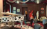 De Vil's, a bar and lunge featuring a grand piano adorned with Dalmatian spots.