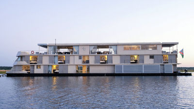 The Zambezi Queen.