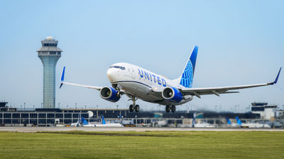 United expands economy cabin advance order meal program