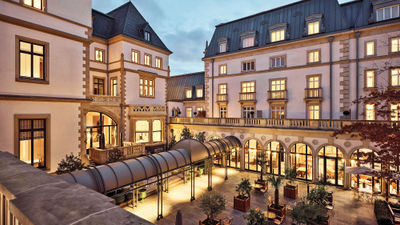 The Florentin's courtyard at night. The oldest part of the hotel, a former mansion, is on the left.