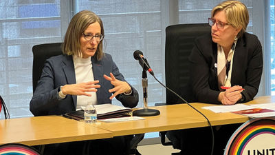 Economic Policy Institute president Heidi Shierholz (left) and Unite Here international president Gwen Mills present findings from Unite Here's "Inhospitable" report.