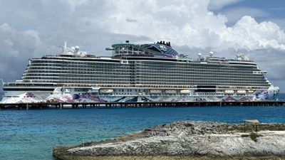 The Norwegian Luna at Great Stirrup Cay, NCL's private island.