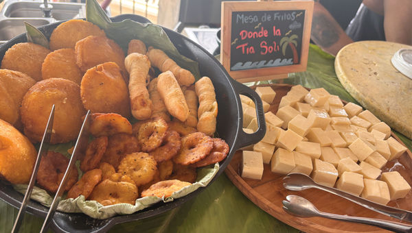The AmaMelodia served a traditional Colombian breakfast, which included fried foods that would be served at a traditional Colombian street food stall. The AmaMelodia served a traditional Colombian breakfast, which included fried foods that would be served at a traditional Colombian street food stall.