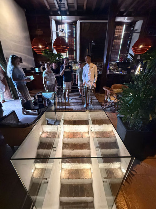 A crypt in the El Coro bar inspired a novel by Colombian author and Nobel Prize winner Gabriel Garcia Marquez. A crypt in the El Coro bar inspired a novel by Colombian author and Nobel Prize winner Gabriel Garcia Marquez.