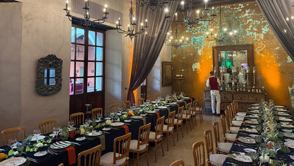 The 1621 restaurant, a former cloister dining room, takes its name from the year the building was constructed. The 1621 restaurant, a former cloister dining room, takes its name from the year the building was constructed.