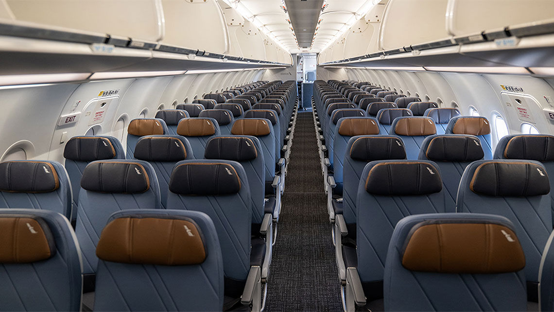 AMERICAN AIRLINES AIRBUS エアバス A320 American's first renovated A320 is in service: Travel Weekly