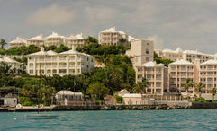 The oceanfront bar Mirador combines handcrafted tequila cocktails and Mexican-inspired flavors.