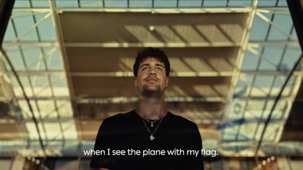 "I choose the airline that keeps on flying," Deni Avdija says in an El Al commercial.