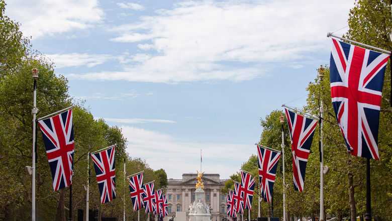 The View down the Mall toward Buckingham Palace.
