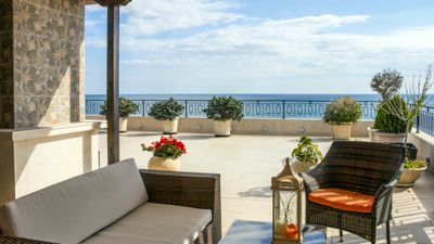 American Express Travel says interest in vacation rentals has grown among card members.