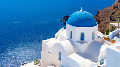 Small-magnitude earthquakes on Santorini caused a slowdown during a peak booking period.