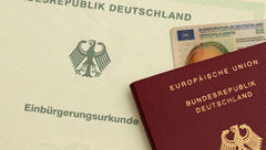 U.K. and Germany urge travelers to follow U.S. entry rules closely