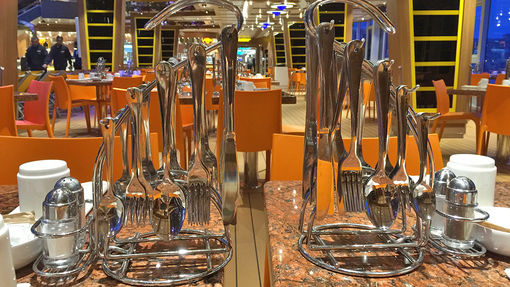 Dispatch, Costa Diadema: Buffet service ingenuity