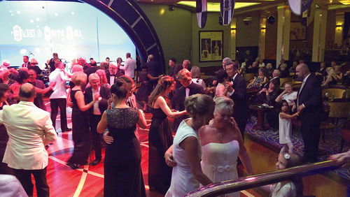 Onboard the QM2: Busy days at sea