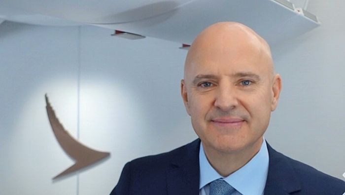 Chris van den Hooven, Cathay Pacific Airways