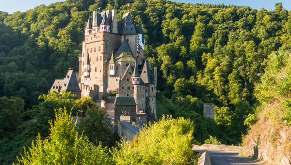 Hundreds of castles dot the Rhineland-Palatinate region of Germany, providing exciting opportunities for heritage tourists.