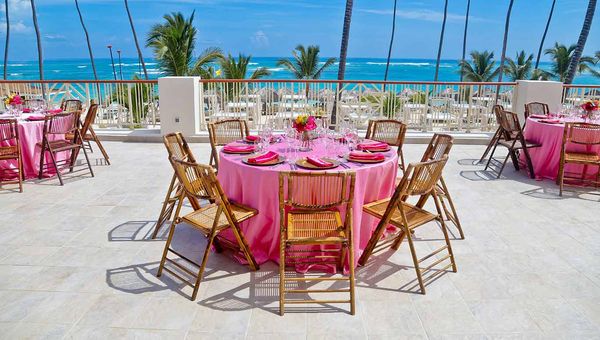 What's Trending in the Luxury Destination Wedding Market