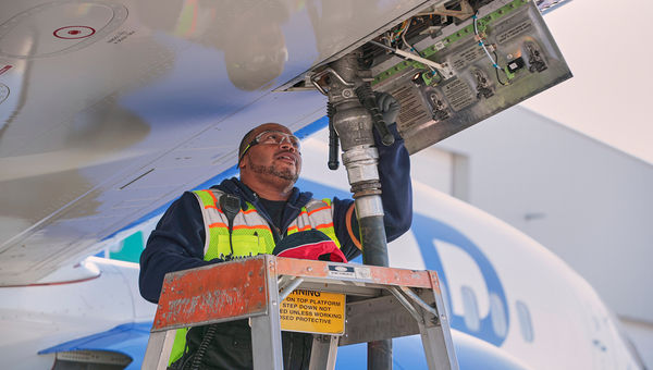Airlines Step Up to the Sustainability Plate — and Travel Advisors Can Follow