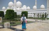 Maria Saenz of Montrose Travel recently visited the Sheikh Zayed Mosque in Dubai, the largest mosque in the United Arab Emirates. Saenz  was in Dubai to attend a four-day ASTA International Destination Expo, where she gained first-hand experiences to help her expand her knowledge as a Dubai Destination Specialist.