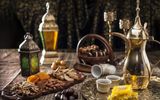 Take an Authentic Arabian Food Tour. Foodies will fall in love with Saudi Arabia as there's something to look forward to for breakfast, lunch and dinner. The country boasts a diverse culinary scene including mouthwatering gourmet meals and fragrant Arabic dishes. Start the day with a sweet Saudi banana masoub before enjoying the national dish (kabsa) for lunch, the main meal. Finish up with one of the oldest dishes in Saudi Arabia, jareesh.