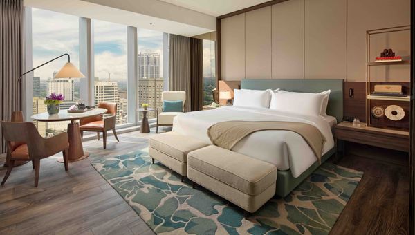 A Deluxe King room at the Mandarin Oriental Makati A Deluxe King room at the Mandarin Oriental Makati