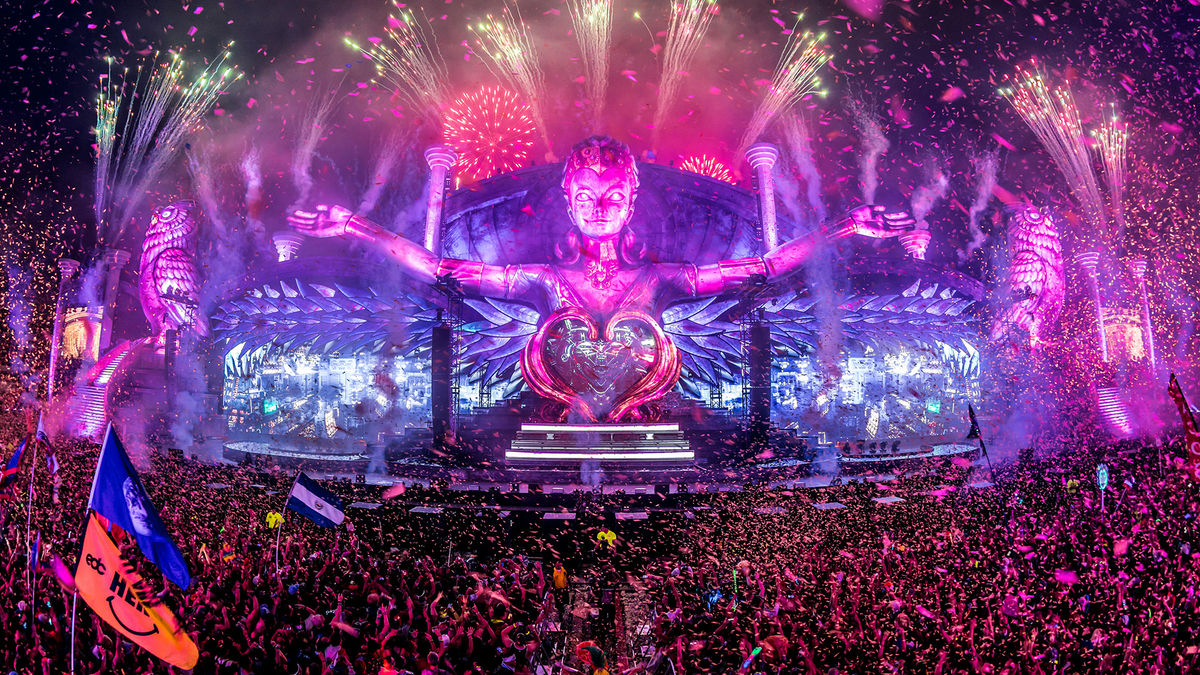 Electric Daisy Carnival 2018 addresses traffic, temperature woes: Travel  Weekly