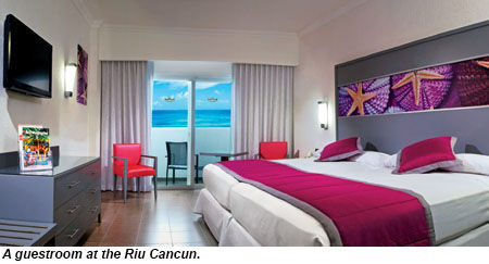 Riu Cancun guestroom