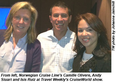 NCL execs at Cruiseworld