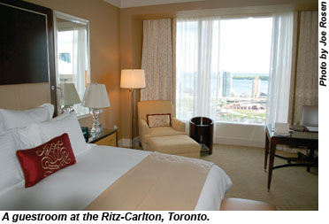 Ritz-Carlton Toronto room