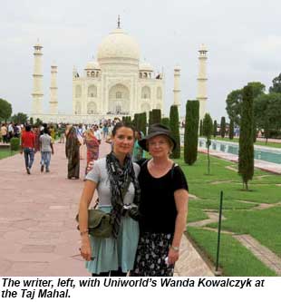 Michelle Baran, left, with Wanda Kowalczyk at the Taj Mahal.