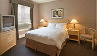 Days Inn Chicago Queen Room