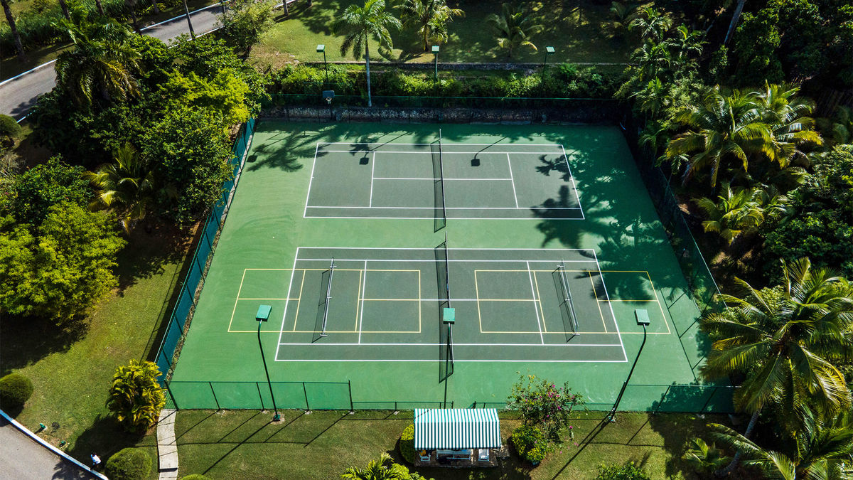 Could Dubai be the site of an underwater tennis court