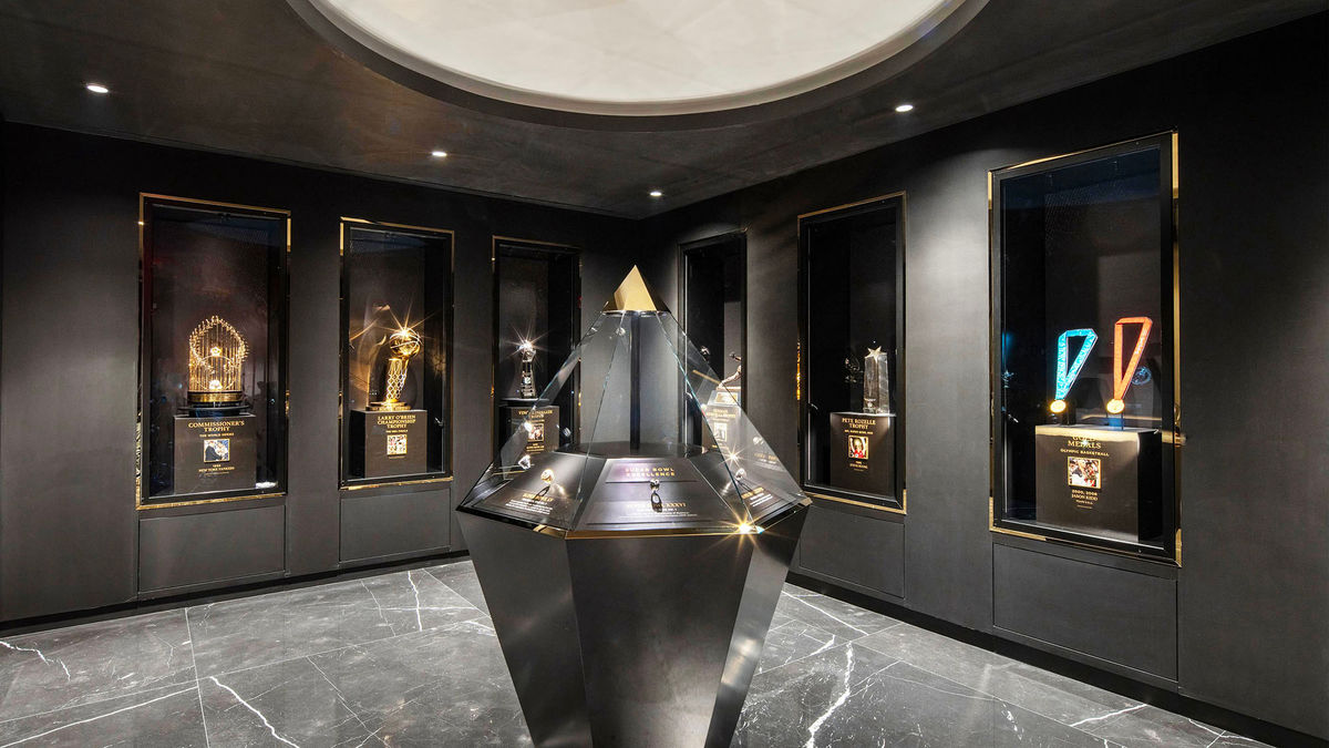Iconic sports, show business memorabilia headline Fontainebeau's Hall of Excellence