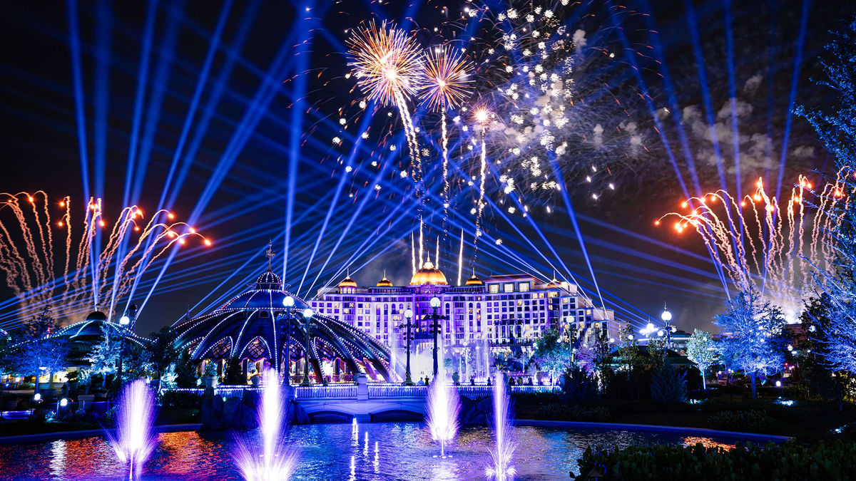 New nighttime spectacular debuts at Universal Orlando
